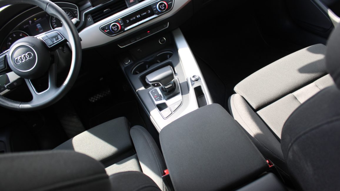 Audi A4 35 TFSI mHEV S tronic DW8VC27 w leasingu dla firm