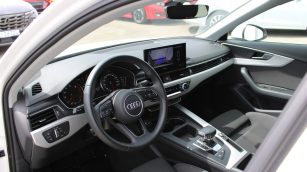 Audi A4 35 TFSI mHEV S tronic DW8VC28 w abonamencie