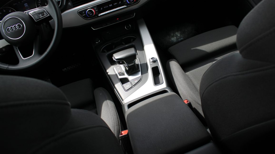 Audi A4 35 TFSI mHEV S tronic DW8VC28 w abonamencie