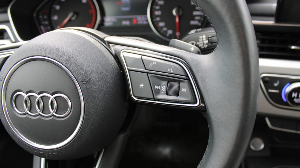 Audi A4 35 TFSI mHEV S tronic DW8VC28 w abonamencie