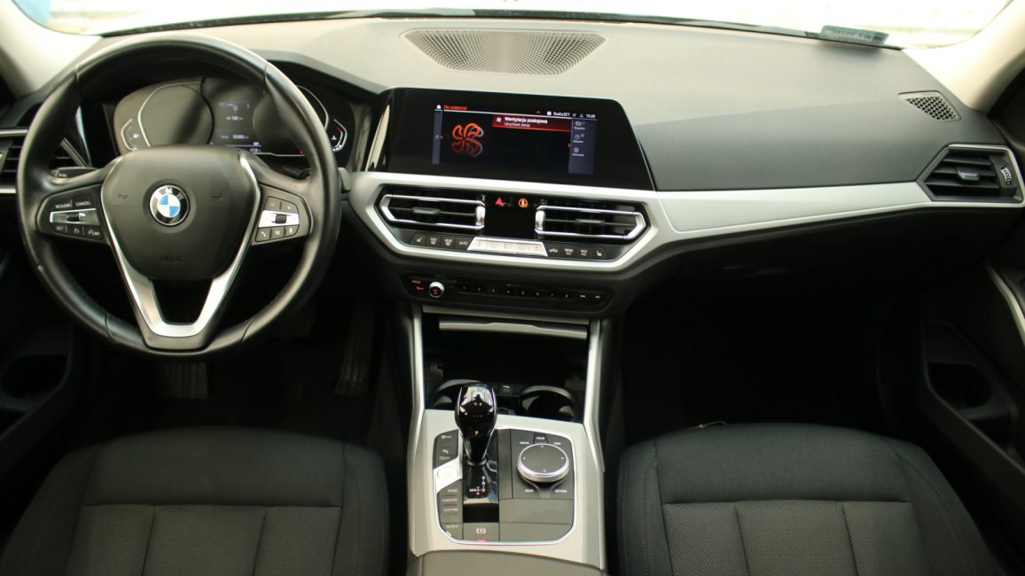 BMW 318i Advantage aut WX3924E w abonamencie