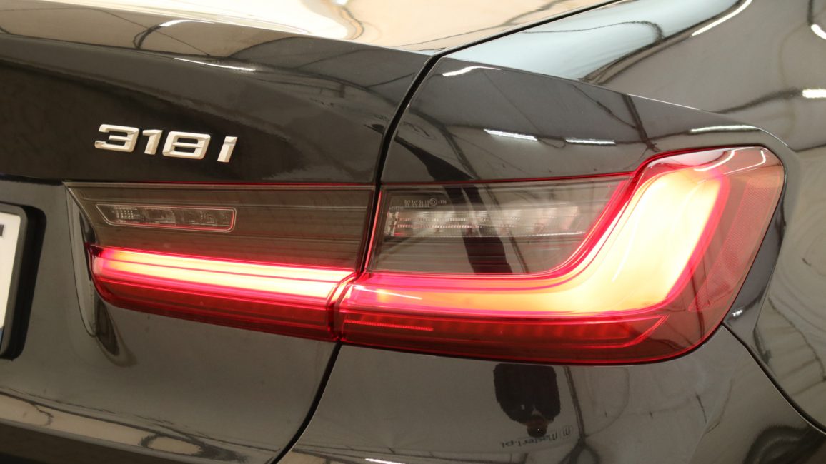 BMW 318i Advantage aut WX3924E w abonamencie