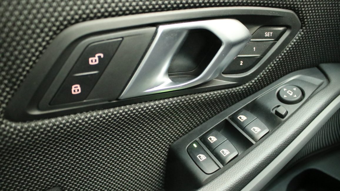 BMW 318i Advantage aut WX3924E w abonamencie