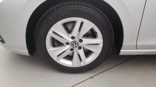 Volkswagen Golf VIII 2.0 TDI Life WJ6187K w zakupie za gotówkę