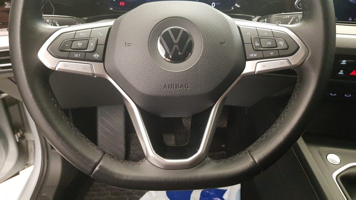 Volkswagen Golf VIII 2.0 TDI Life WJ6187K w zakupie za gotówkę