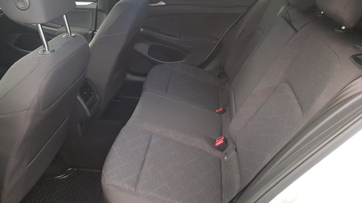 Volkswagen Golf VIII 2.0 TDI Life WJ6186K w abonamencie