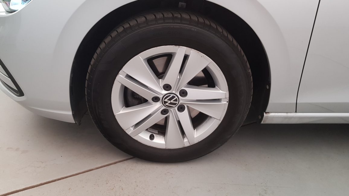Volkswagen Golf VIII 2.0 TDI Life WJ6186K w abonamencie
