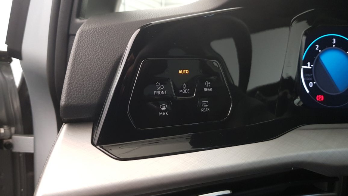Volkswagen Golf VIII 2.0 TDI Life WJ6186K w abonamencie