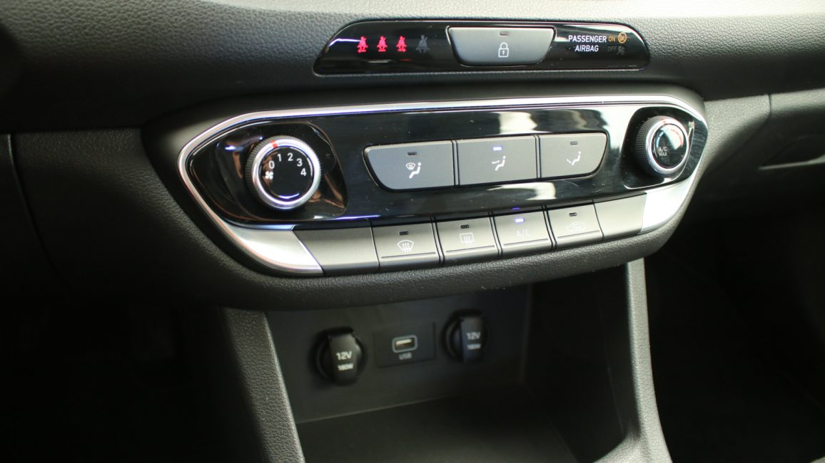Hyundai i30 1.0 T-GDI Classic + DCT WD7657P w abonamencie