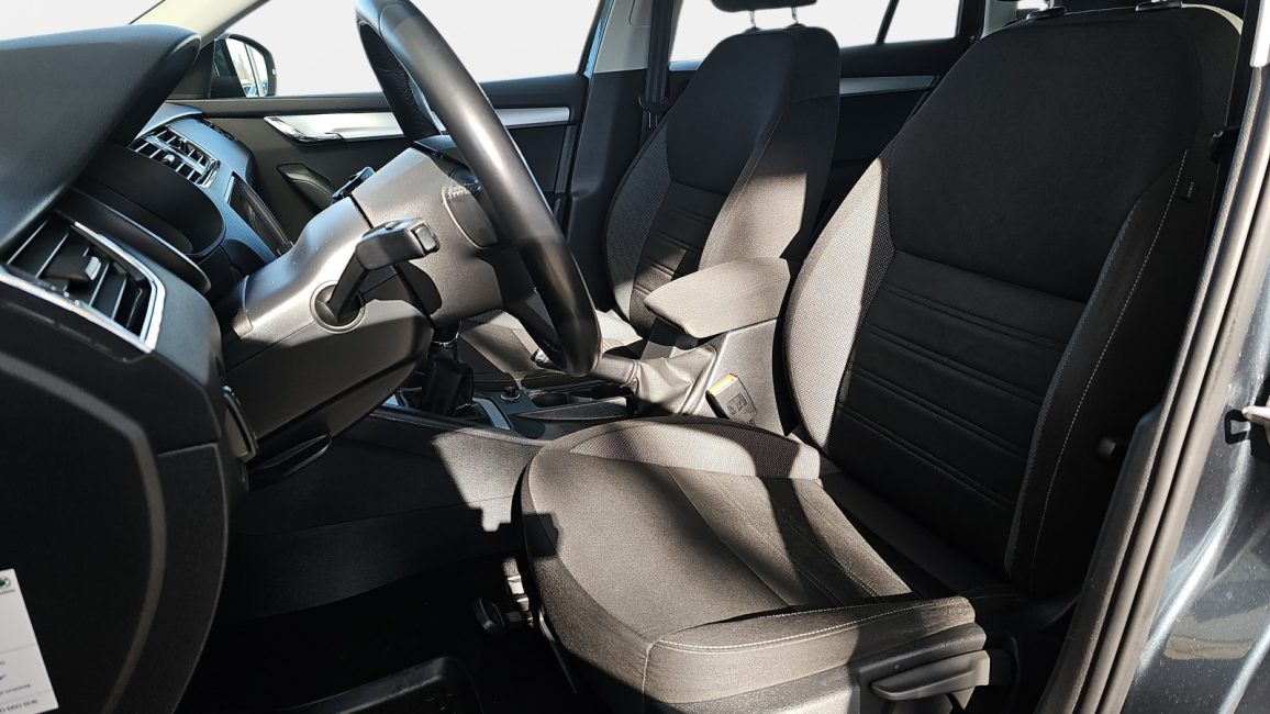 Skoda Octavia 1.4 TSI Ambition WX94963 w zakupie za gotówkę
