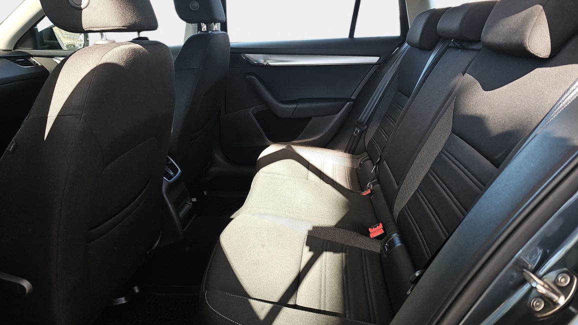 Skoda Octavia 1.4 TSI Ambition WX94963 w zakupie za gotówkę