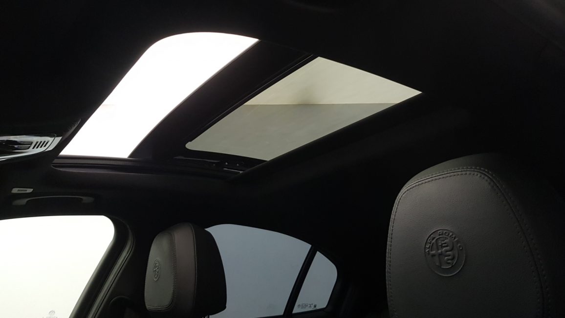 Alfa Romeo Giulia 2.0 Turbo Veloce Q4 aut WE4Y734 w zakupie za gotówkę