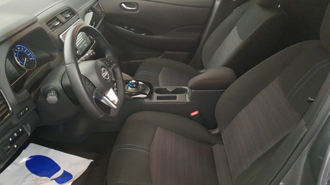 Nissan Leaf 40kWh N-Connecta DB3083K w abonamencie