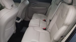 Volvo XC90 T8 AWD Plug-In Hybrid Plus Dark 7os aut WJ8364L w abonamencie