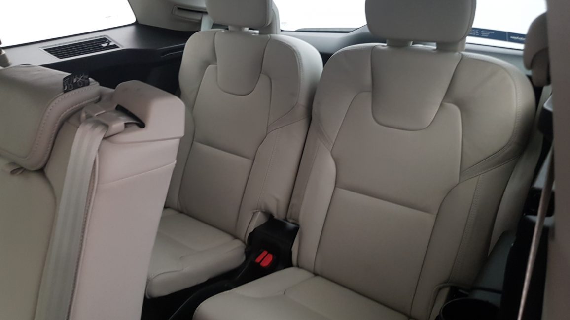 Volvo XC90 T8 AWD Plug-In Hybrid Plus Dark 7os aut WJ8364L w abonamencie