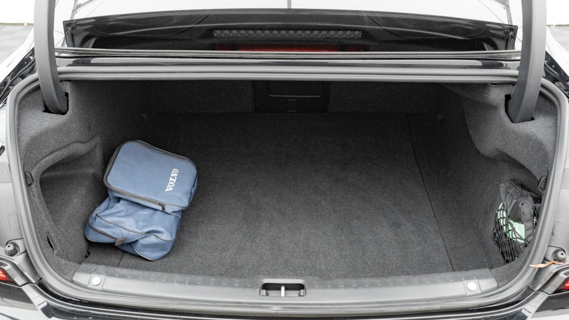 Volvo S90 B6 B AWD Ultimate Dark aut GD8F052 w leasingu dla firm