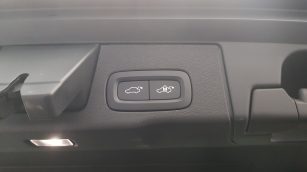 Volvo XC60 B4 D AWD Momentum Pro aut SK074WC w abonamencie