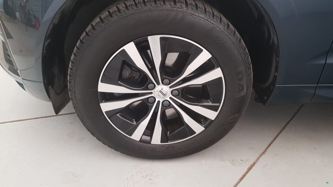 Volvo XC60 B4 D AWD Momentum Pro aut SK074WC w abonamencie