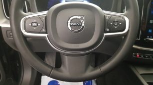 Volvo XC60 B4 D AWD Momentum Pro aut SK074WC w abonamencie