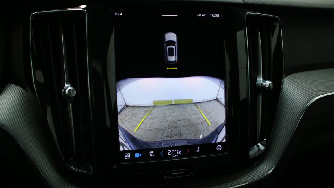 Volvo XC60 B4 D AWD Plus Dark aut WD0680T w abonamencie