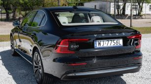 Volvo S60 B4 B Plus Bright aut WJ7756L w zakupie za gotówkę
