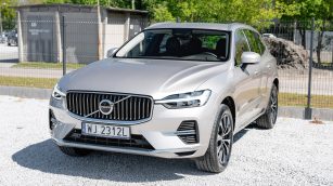 Volvo XC60 B4 B Plus Bright aut WJ2312L w abonamencie