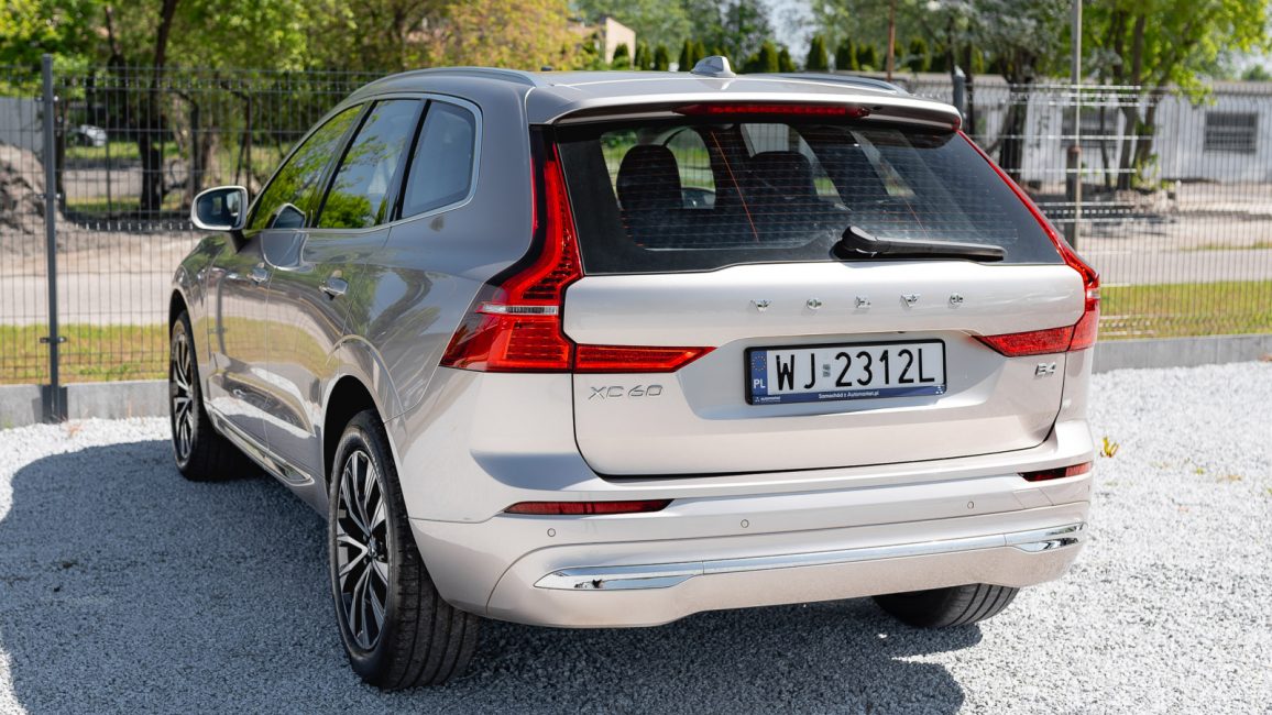 Volvo XC60 B4 B Plus Bright aut WJ2312L w abonamencie