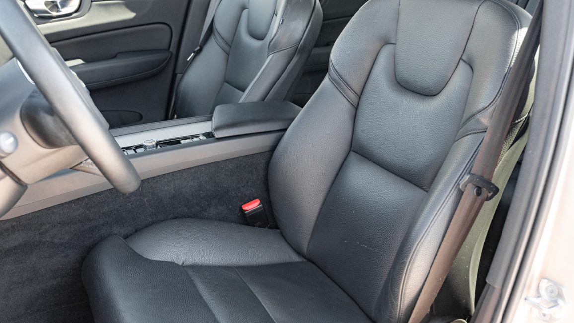 Volvo XC60 B4 B Plus Bright aut WJ2312L w abonamencie