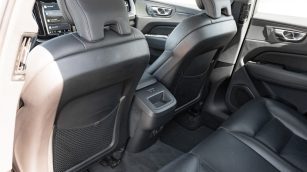 Volvo XC60 B4 B Plus Bright aut WJ2312L w abonamencie