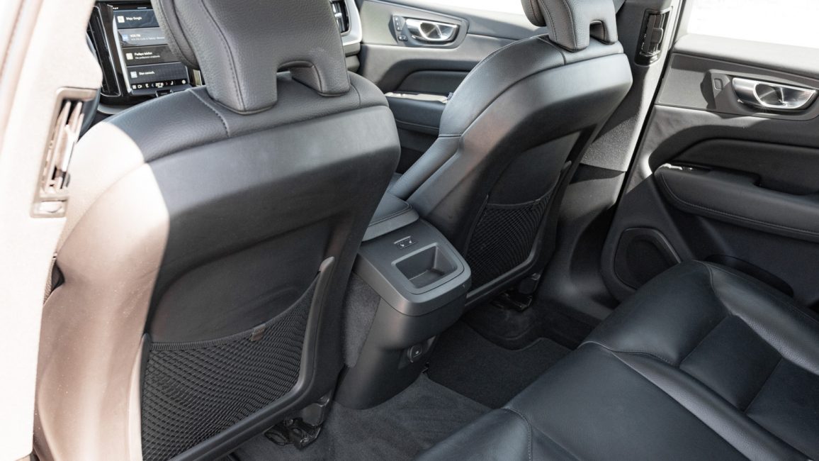 Volvo XC60 B4 B Plus Bright aut WJ2312L w abonamencie