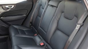 Volvo XC60 B4 B Plus Bright aut WJ2312L w abonamencie