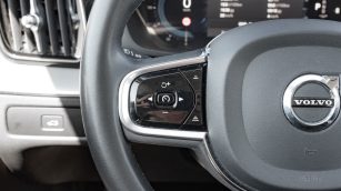 Volvo XC60 B4 B Plus Bright aut WJ2312L w abonamencie