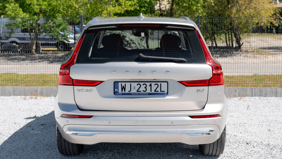 Volvo XC60 B4 B Plus Bright aut WJ2312L w abonamencie