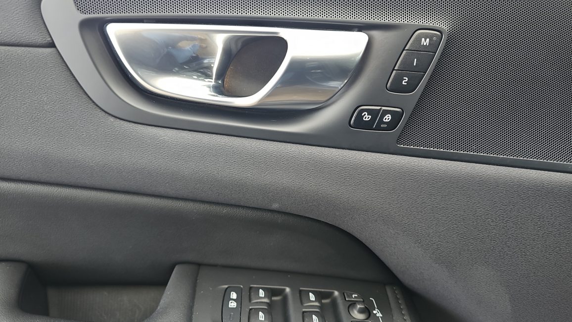 Volvo XC60 B4 B Inscription aut GD7F942 w leasingu dla firm