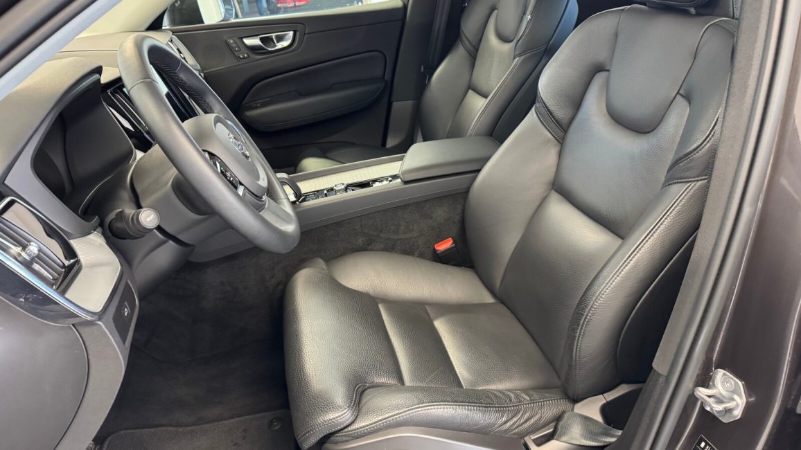 Volvo XC60 B4 B Plus Bright aut WJ2313L w leasingu dla firm