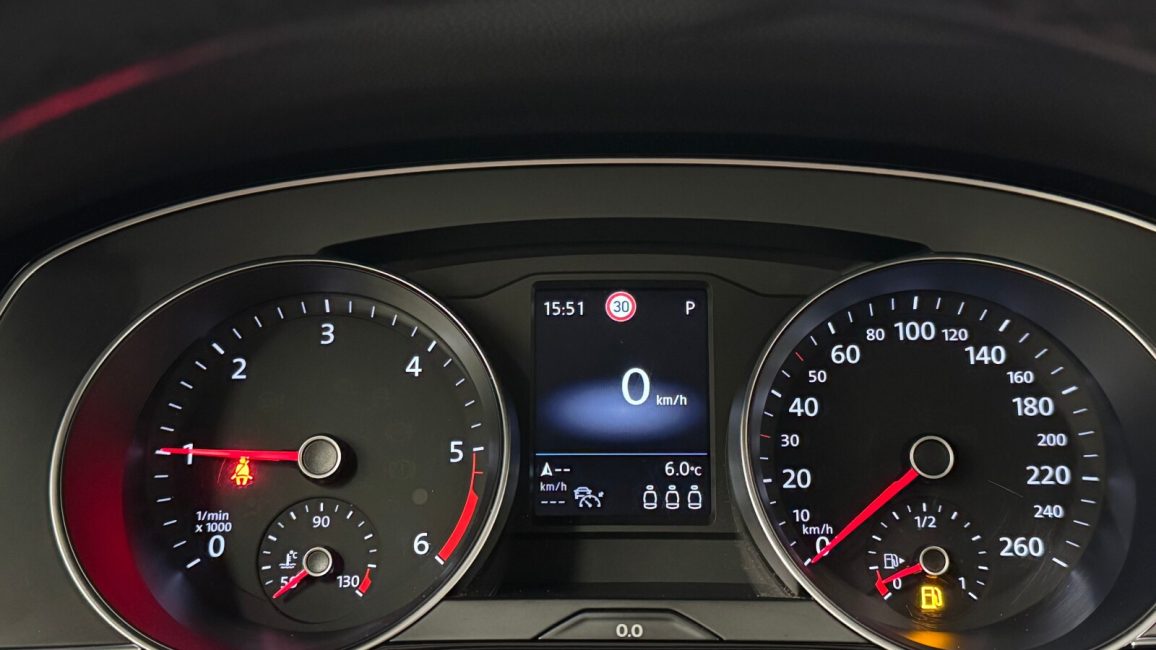 Volkswagen Passat 2.0 TDI Elegance DSG DX01093 w abonamencie