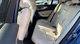Jaguar XE 2.0 P250 R-Dynamic Black aut DW6RK48 w abonamencie