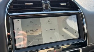 Jaguar XE 2.0 P250 R-Dynamic Black aut DW6RK48 w abonamencie