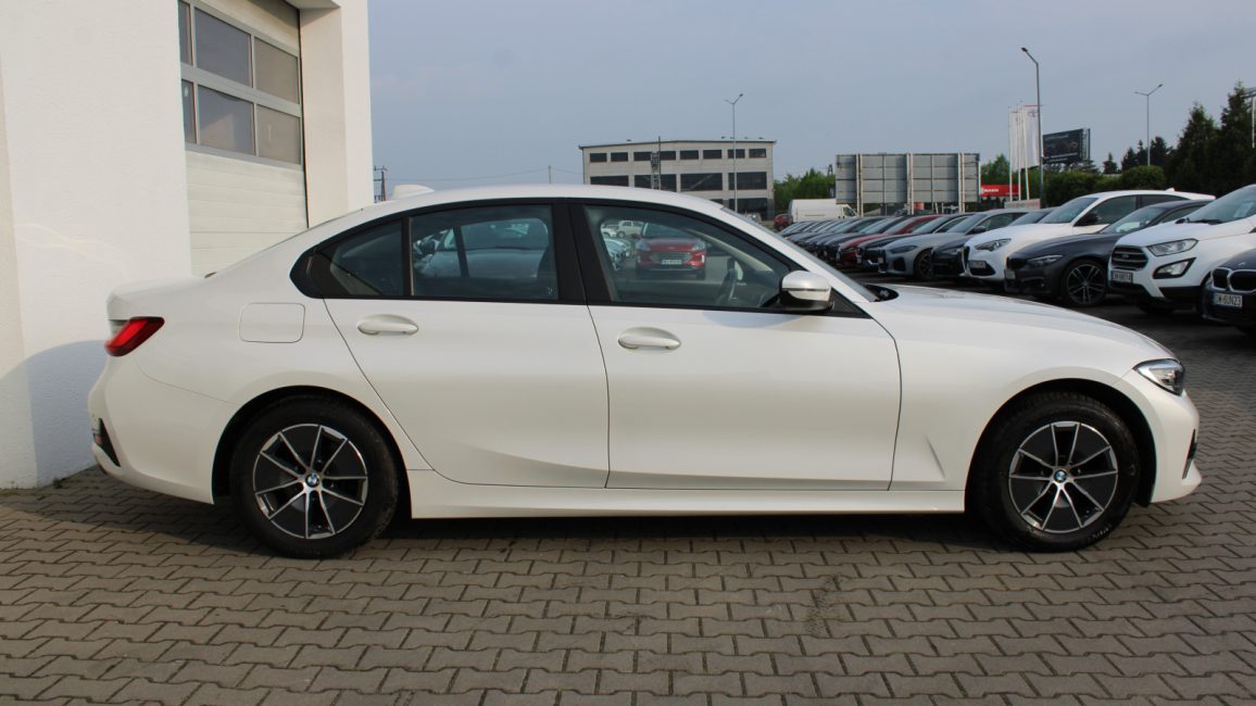 BMW 318i Advantage aut WX3920E w abonamencie dla firm