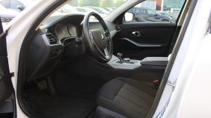 BMW 318i Advantage aut WX3920E w leasingu dla firm