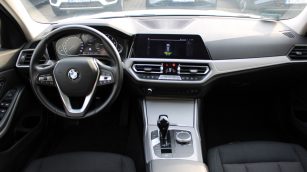 BMW 318i Advantage aut WX3920E w abonamencie dla firm