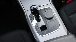 BMW 318i Advantage aut WX3920E w abonamencie dla firm