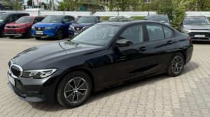 BMW 318i Advantage aut WX3928E w leasingu dla firm