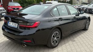 BMW 318i Advantage aut WX3928E w leasingu dla firm