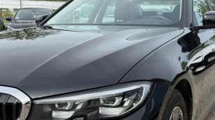 BMW 318i Advantage aut WX3928E w leasingu dla firm