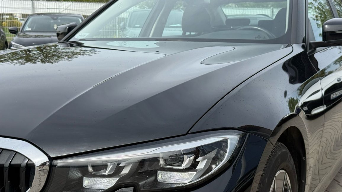 BMW 318i Advantage aut WX3928E w leasingu dla firm