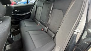 BMW 318i Advantage aut WX3928E w leasingu dla firm