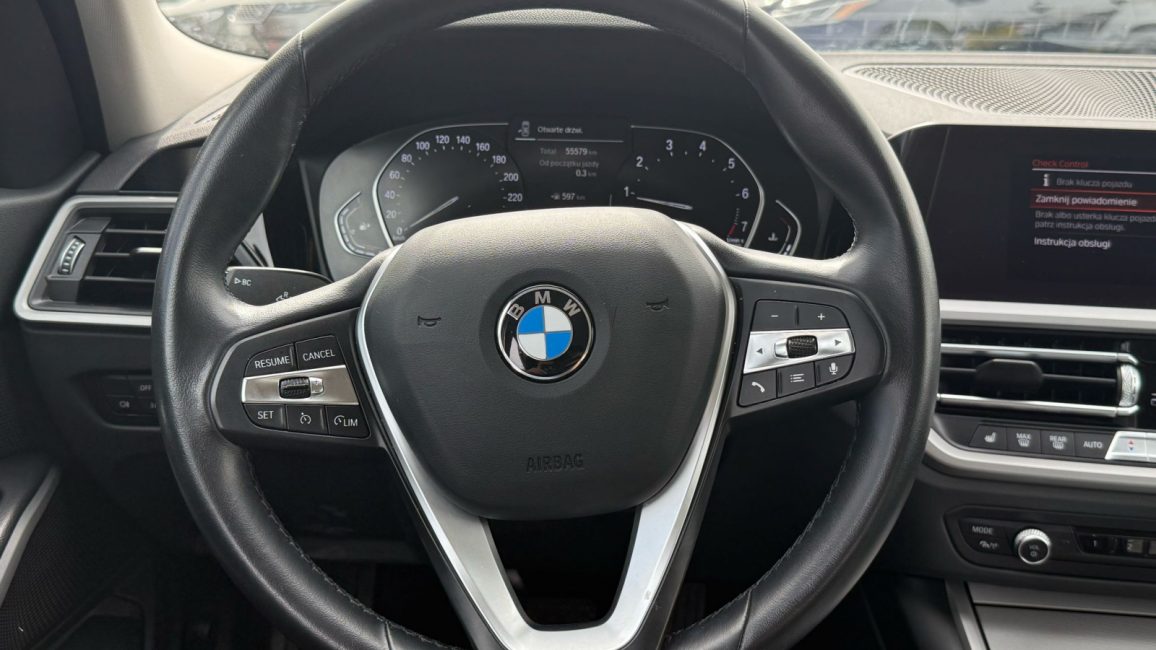 BMW 318i Advantage aut WX3928E w leasingu dla firm