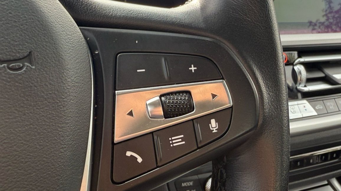 BMW 318i Advantage aut WX3928E w leasingu dla firm