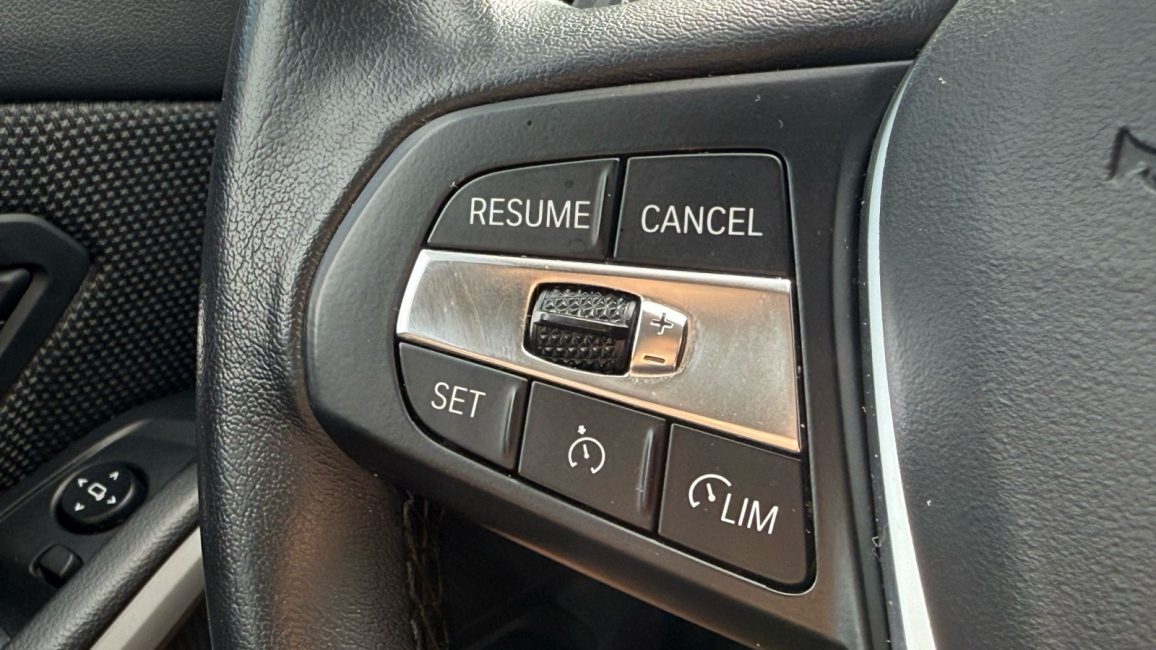 BMW 318i Advantage aut WX3928E w leasingu dla firm